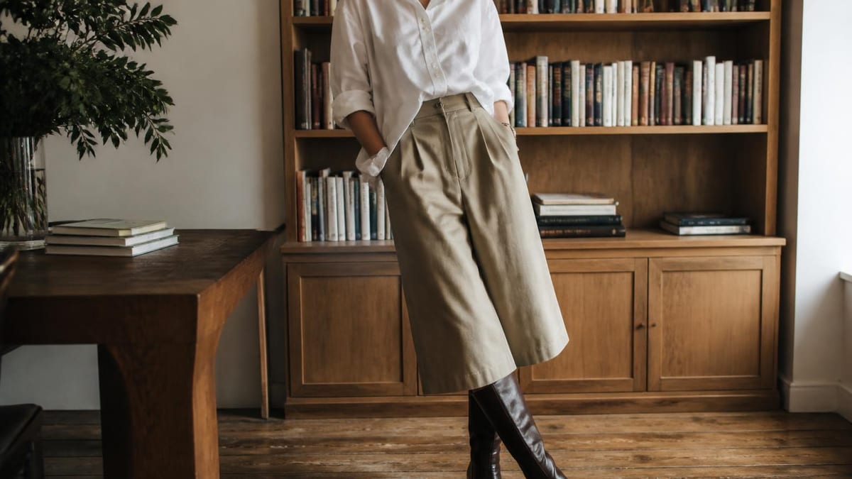 Van kantoormeetings tot zomerse uitjes: deze veelzijdige broek past in elk seizoen en verdient een plek in je basis-g