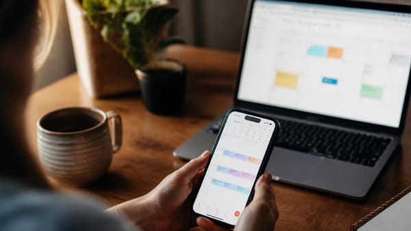 Criminelen sturen steeds vaker valse afspraken naar je digitale agenda. Deze oplichtingstruc misbruikt het vertrouwen…